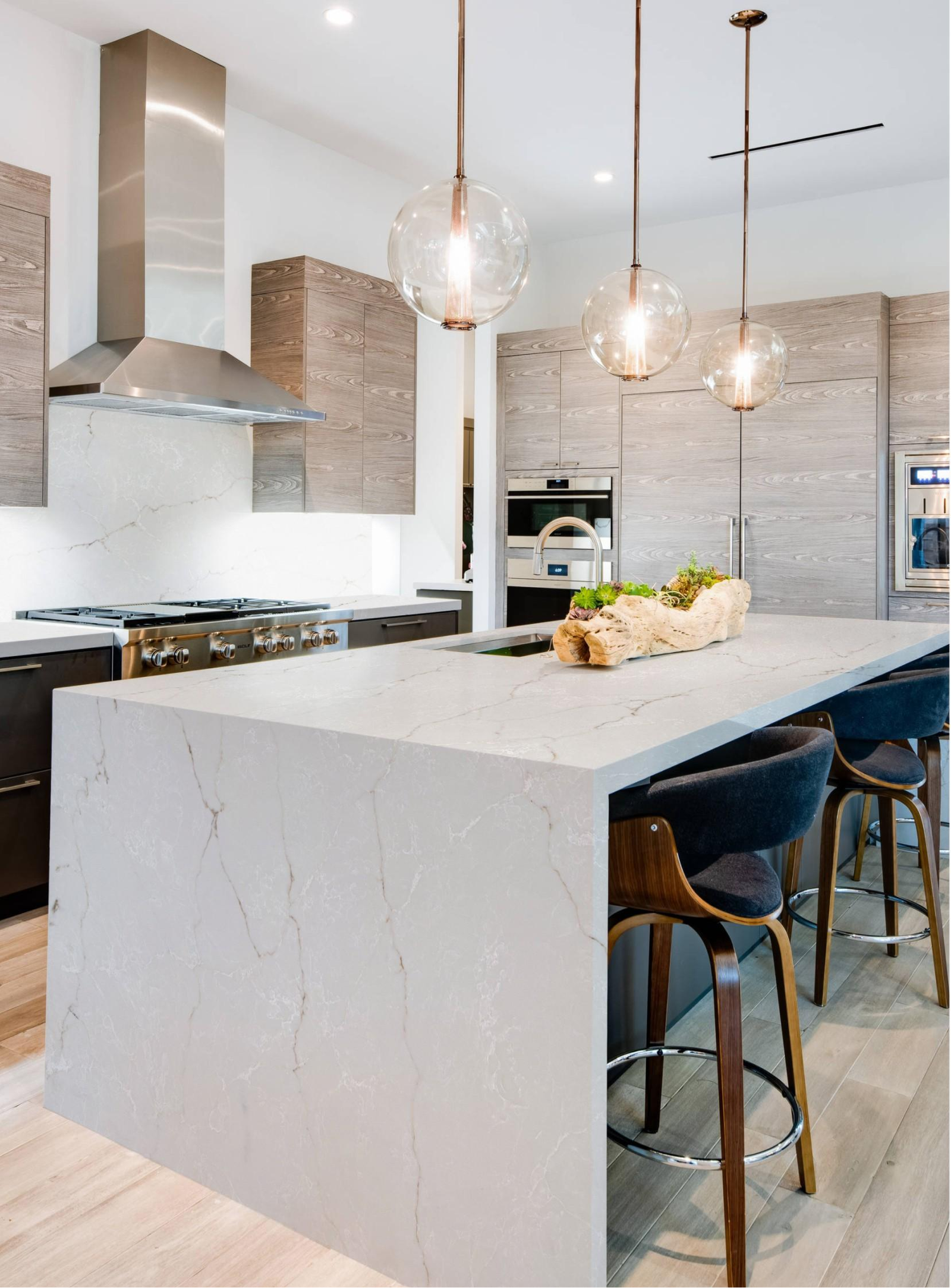 Modern kitchen with quartz countertops | 配备石英石台面的现代厨房